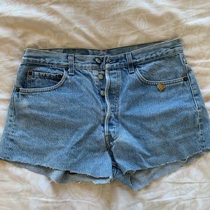 VINTAGE HIGH WAISTED LEVIS SHORTS